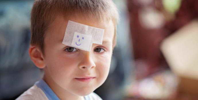 Признаки сотрясения мозга у ребенка: характер проявления, первая помощь