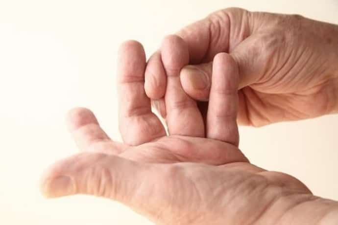 Народные средства от онемения пальцев рук: как пользоваться, советы врачей