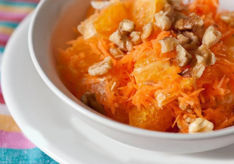 Салат с морковью и орехами