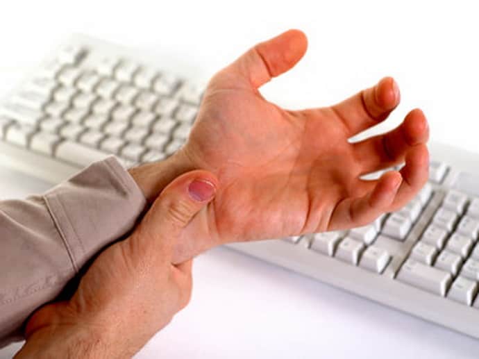 От работы на компьютере немеют пальцы рук
