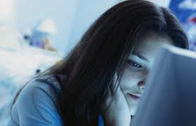 Бессонница у подростков: особенности, причины и симптомы