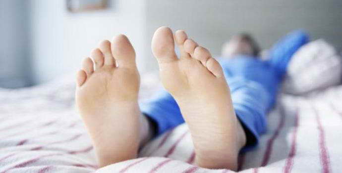 Почему сводит пальцы на ногах: основные причины