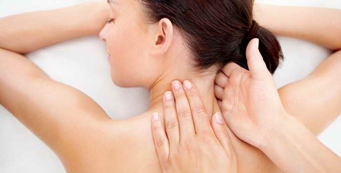 Как делается массаж при остеохондрозе в области грудного отдела позвоночника
