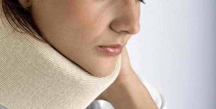 Преимущества использования корсета для шеи при остеохондрозе: все «за» и «против»