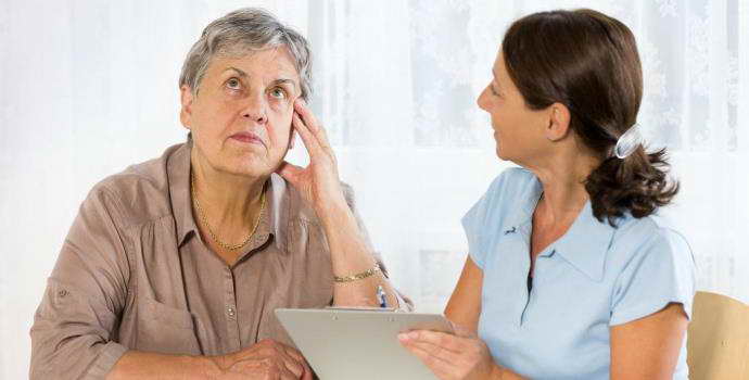 Потеря памяти у пожилых людей: как лечить, советы врачей