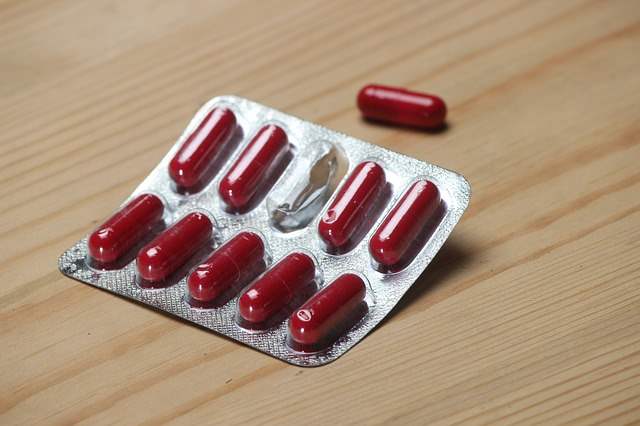 Красные таблетки для лечения болезни