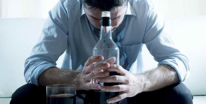 Алкогольная амнезия: причины, признаки, лечение