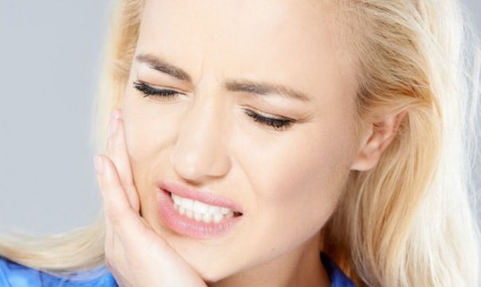 Почему возникает тризм челюсти
