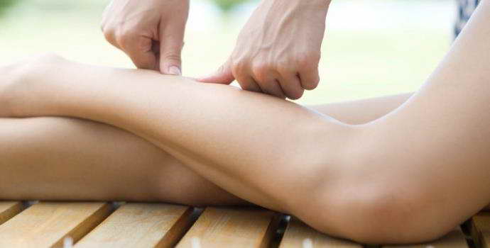 При грыже позвоночника немеет правая нога: как улучшить кровообращение при патологии