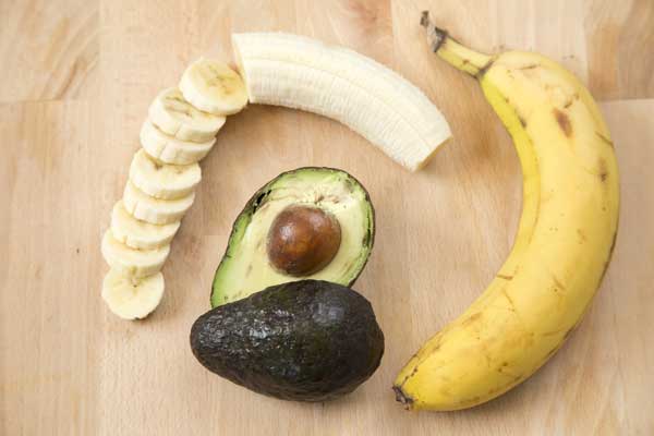 Бананы и авокадо