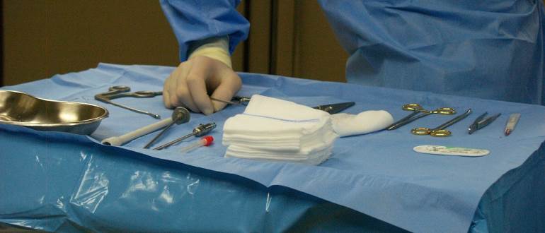 Подготовка к операции хирургический инструмент